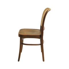 La chaise de restaurant en bois LOOMI 811 aux noix